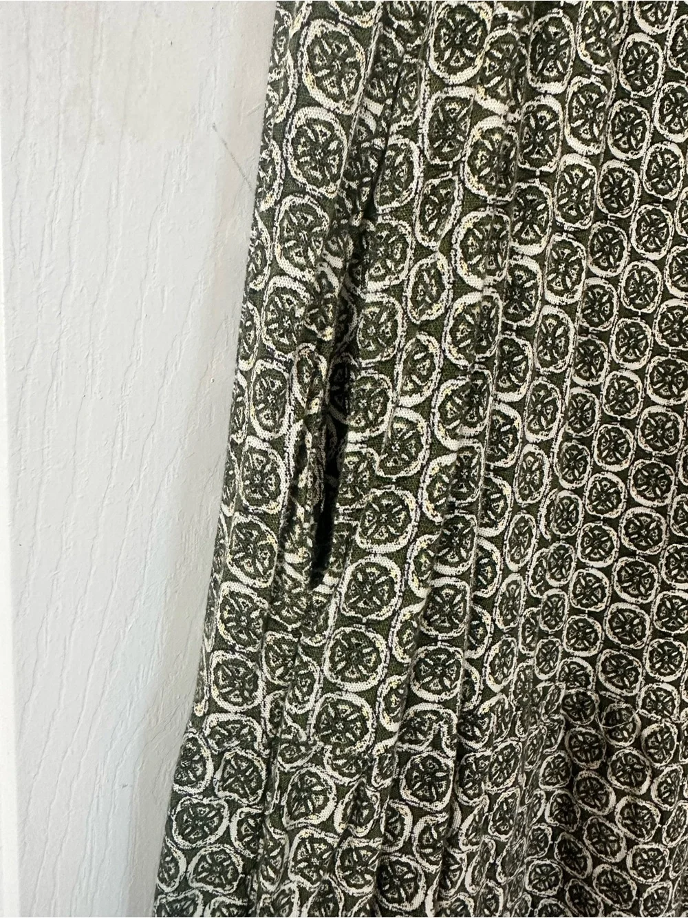 Max Studio Olive Printed Sleeveless Maxi Dress - Picture 5 of 8